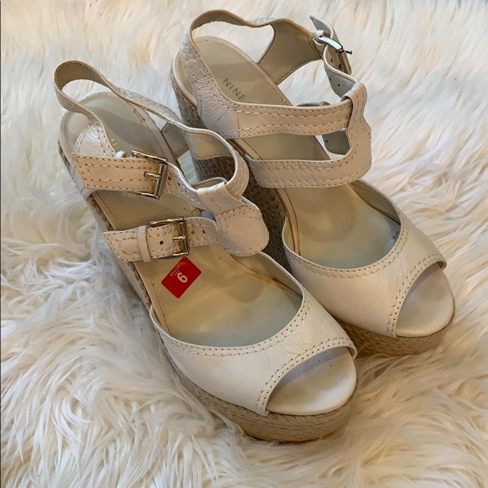 Nine West white spadrils wedge sandals size 9 summer